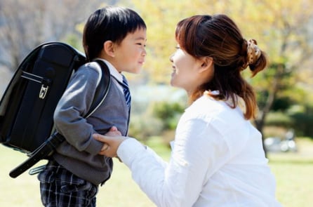 Cách dạy dỗ thông minh của bà mẹ Đài Loan khi con trai ‘gây loạn’ quầy lấy số bưu điện