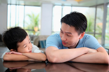 Muốn trẻ thông minh lanh lợi, bạn hãy nói chuyện với con theo cách này