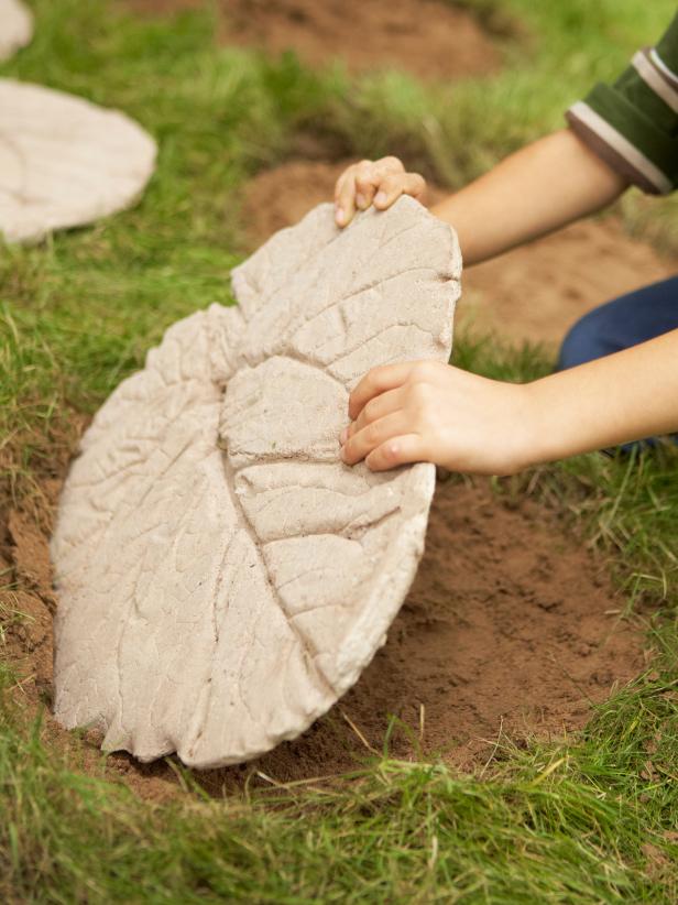 Layer Sand Under Stepping Stone