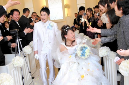 Người yêu bị mất trí nhớ trước ngày cưới, chàng trai chờ đợi suốt 8 năm