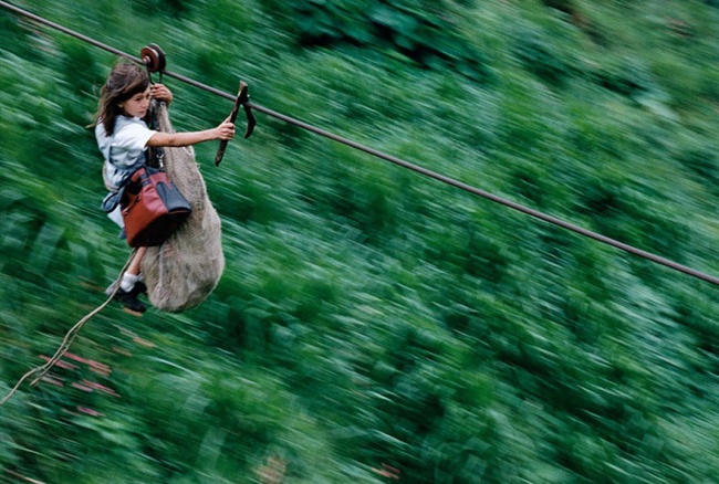 281805 R3L8T8D 650 children going to school around the world 50