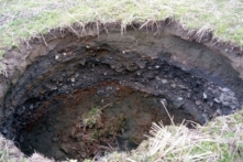 Liên tiếp xuất hiện hàng loạt ‘hố tử thần’ ở Bắc Kạn