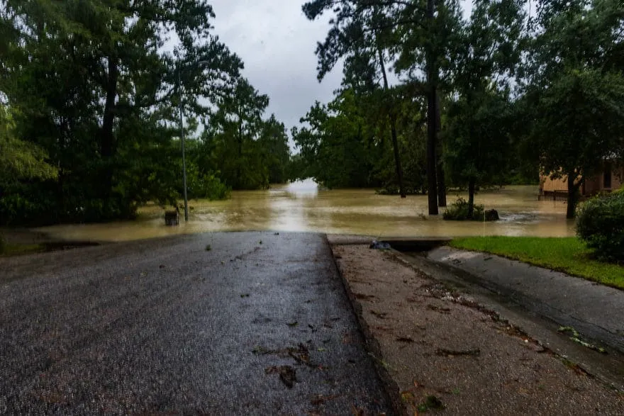 Harvey Flooding in North Houston Kingwood 59a602deb3cb7 880