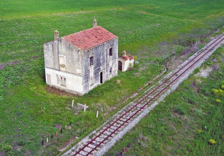 Italy Free Historic Site BASILICATA VIA APPIA IRSINA MATERA EX CASA CANTONIERA