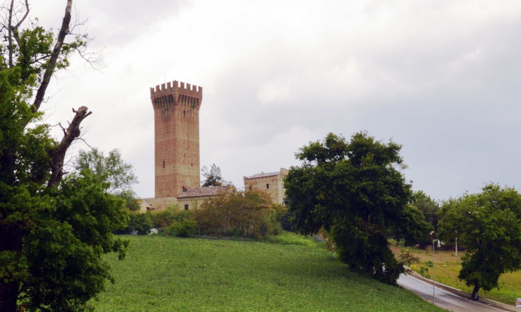 Italy-Free-Historic-Site-Marche_Recanati_Castello-di-Montefiore-Tracciati-Localjpg-1020x610