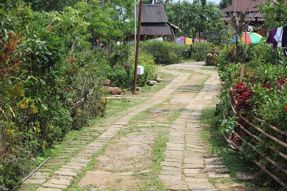 Mawlynnong village3