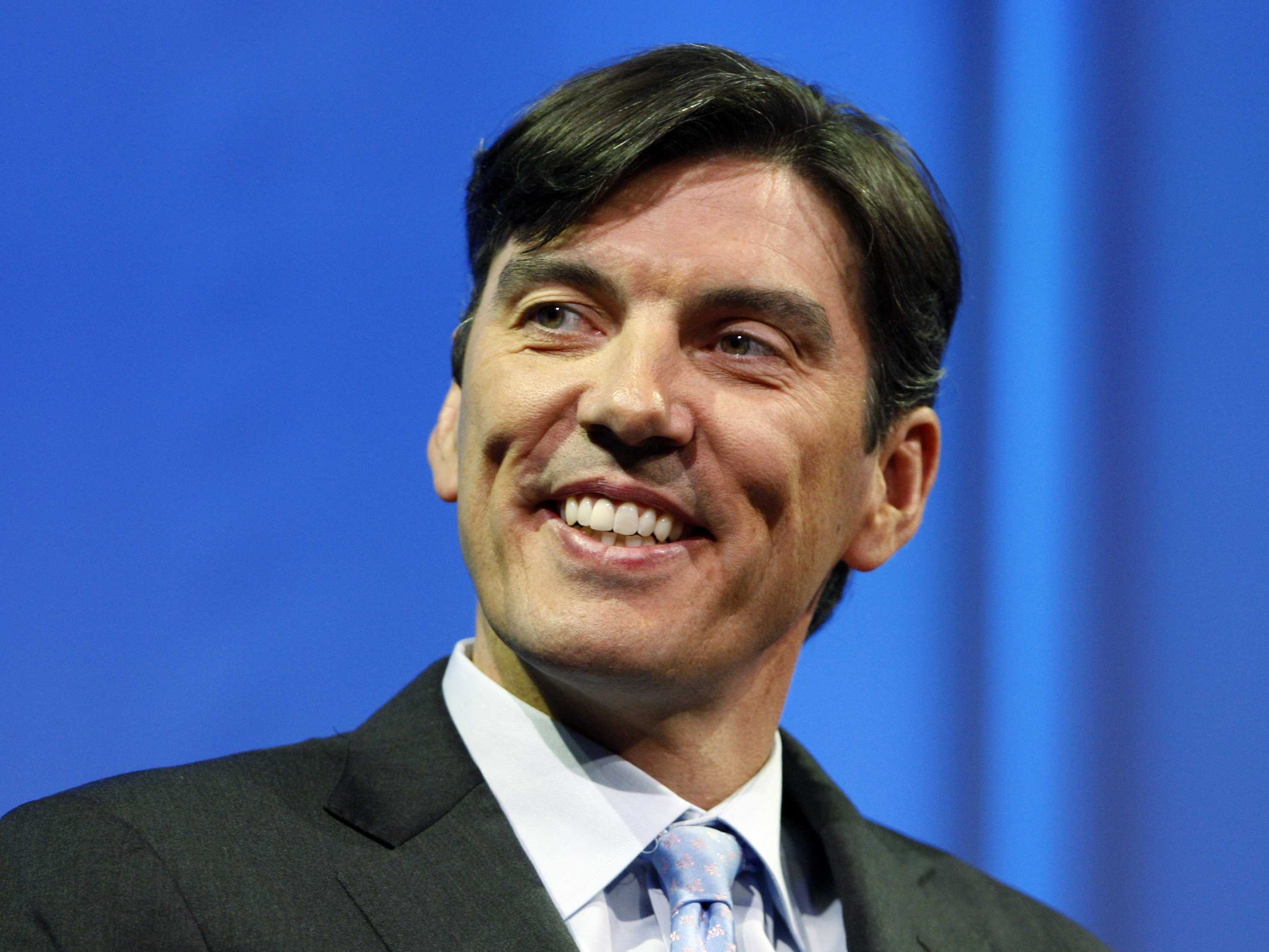 aol ceo tim armstrong starts his day at 500 am but tries not to send too many early morning e mails