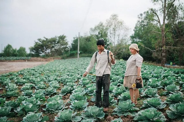  Dù cuộc sống còn nhiều vất vả, khó khăn nhưng bậc sinh thành luôn ủng hộ hết mình những ước mơ, dự định của con cái. 