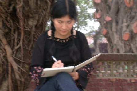 “Mẹ ơi, con muốn nghỉ việc” – Lá thư bộc bạch của nữ nhà văn