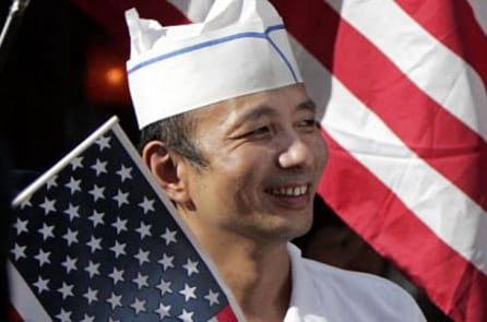 “Bạn có hối hận khi tới Mỹ không? Bạn sẽ ở lại Mỹ luôn chứ?”