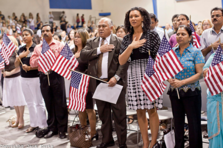 Những “người thẻ xanh” sau khi nhập quốc tịch Mỹ có quyền lợi gì?