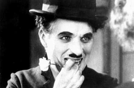 Charlie Chaplin: Từ tuổi thơ bi thảm đến Vua hề Sác-lô