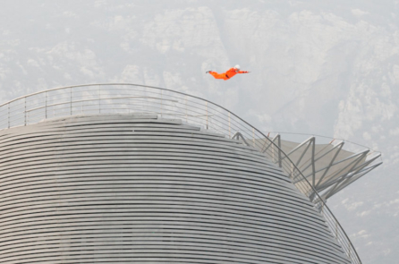 Đường hầm gió khổng lồ giúp các nhà sư Thiếu Lâm “bay” và biểu diễn võ thuật