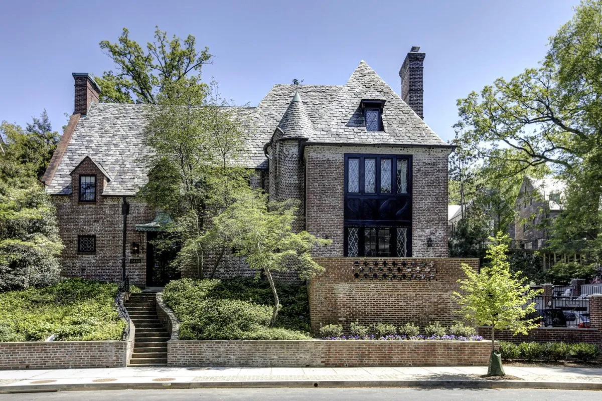 The Obama are trading white for brick at their newly leased mansion in the Kalorama section of DC.