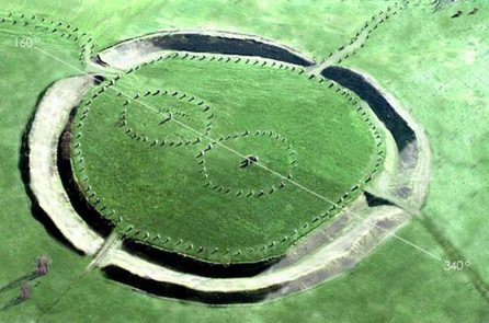 Thông điệp cổ đại khéo léo gửi gắm trong vòng tròn đá Avebury, Anh Quốc