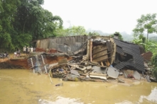 11 người chết và mất tích trong bão số 3, hàng ngàn ngôi nhà bị hư hại