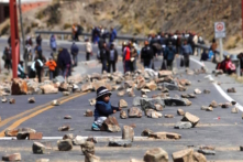 Thứ trưởng Bộ Nội vụ Bolivia bị thợ mỏ đánh chết