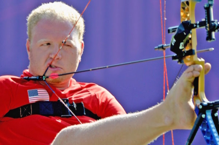 Người đàn ông không tay lập kỷ lục Guinness ở bộ môn… bắn cung