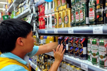 Quốc hội xin ý kiến đại biểu về thời gian cấm bán rượu bia sau 22h