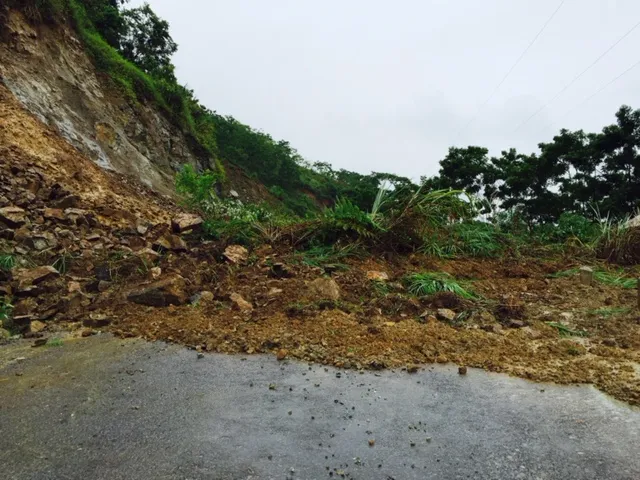 mua lon gay thiet hai ve nguoi va tai san tai muong lat thanh hoa