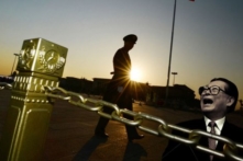 Trung Quốc hủy bỏ “đặc xá” quan tham chặn đường rút của phe ông Giang Trạch Dân?