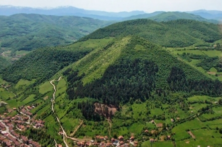 Kim tự tháp Bosnia và Giza: Những sự tương đồng đáng kinh ngạc