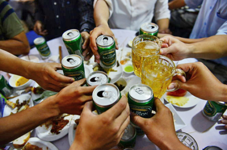 Kỳ lạ chuyện quy hoạch: Năm 2020, mỗi ngày một người Việt sẽ có một lon bia, một ly rượu!