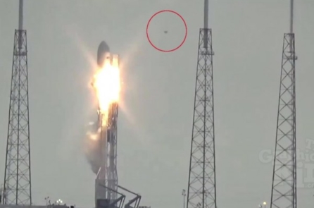 Elon Musk không phủ nhận khả năng tên lửa SpaceX phát nổ do UFO