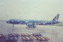 Tân Sơn Nhất ngập sau mưa lớn: Nhiều chuyến bay phải chuyển hướng