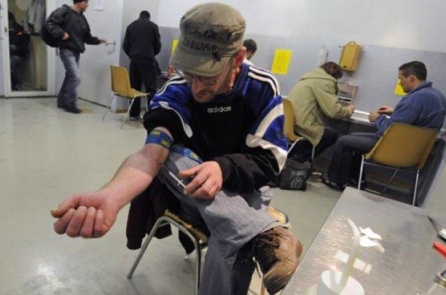 Các cơ sở tiêu thụ ma túy hợp pháp đang lan rộng khắp châu Âu: Lợi hay hại?