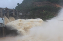 Thủy điện Hố Hô: Không có chức năng điều tiết lũ ‘nên cứ nước đầy là xả’