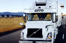 Xe tải tự lái Uber thực hiện chuyến giao hàng đầu tiên: 50.000 lon bia