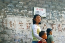 Trung Quốc bắt 75 người trong mạng lưới xét nghiệm giới tính thai nhi