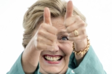 FBI: Bà Clinton không sai phạm hình sự trong các email mới phát hiện