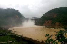 Hà Tĩnh: Mưa lớn, thủy điện Hố Hô và các hồ chứa tăng lưu lượng xả