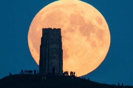 5 điều cần biết về Siêu Trăng tháng 11: Khi Mặt Trăng gần Trái Đất nhất trong 68 năm