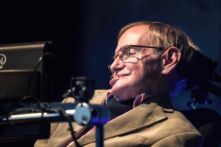 Stephen Hawking: Thời gian trên Trái Đất của nhân loại chỉ còn 1.000 năm