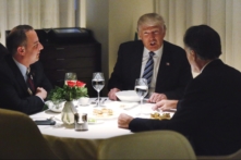 Được gì khi bỏ 1 triệu đô dự tiệc nhậm chức của Donald Trump?