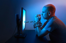 Mạng xã hội đang ngày càng giống với truyền hình: Làm sao để tránh bị ‘dắt mũi’?