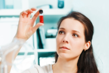 Các bác sĩ đã có thể lọc vi khuẩn trong máu nhờ… nam châm