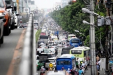 Thu phí ô tô vào TP.HCM: Phí chồng phí, khó giảm ùn tắc, thiếu khả thi