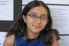 Cô bé 13 tuổi phát minh ra loại băng dán vết thương đột phá, nhận học bổng $15.000