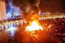 Nha Trang: Hàng chục ngôi nhà cháy dữ dội trong đêm