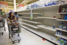 Venezuela tăng lương để đối phó với lạm phát 1.600%