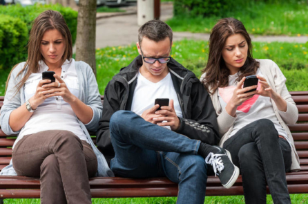 Mẹo đánh bại thói quen ‘cả ngày dán mắt vào điện thoại’ hiệu quả