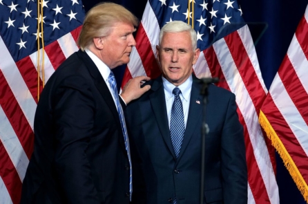 Ông Trump nói ông Pence đã đang đi về “Phía Bóng tối”