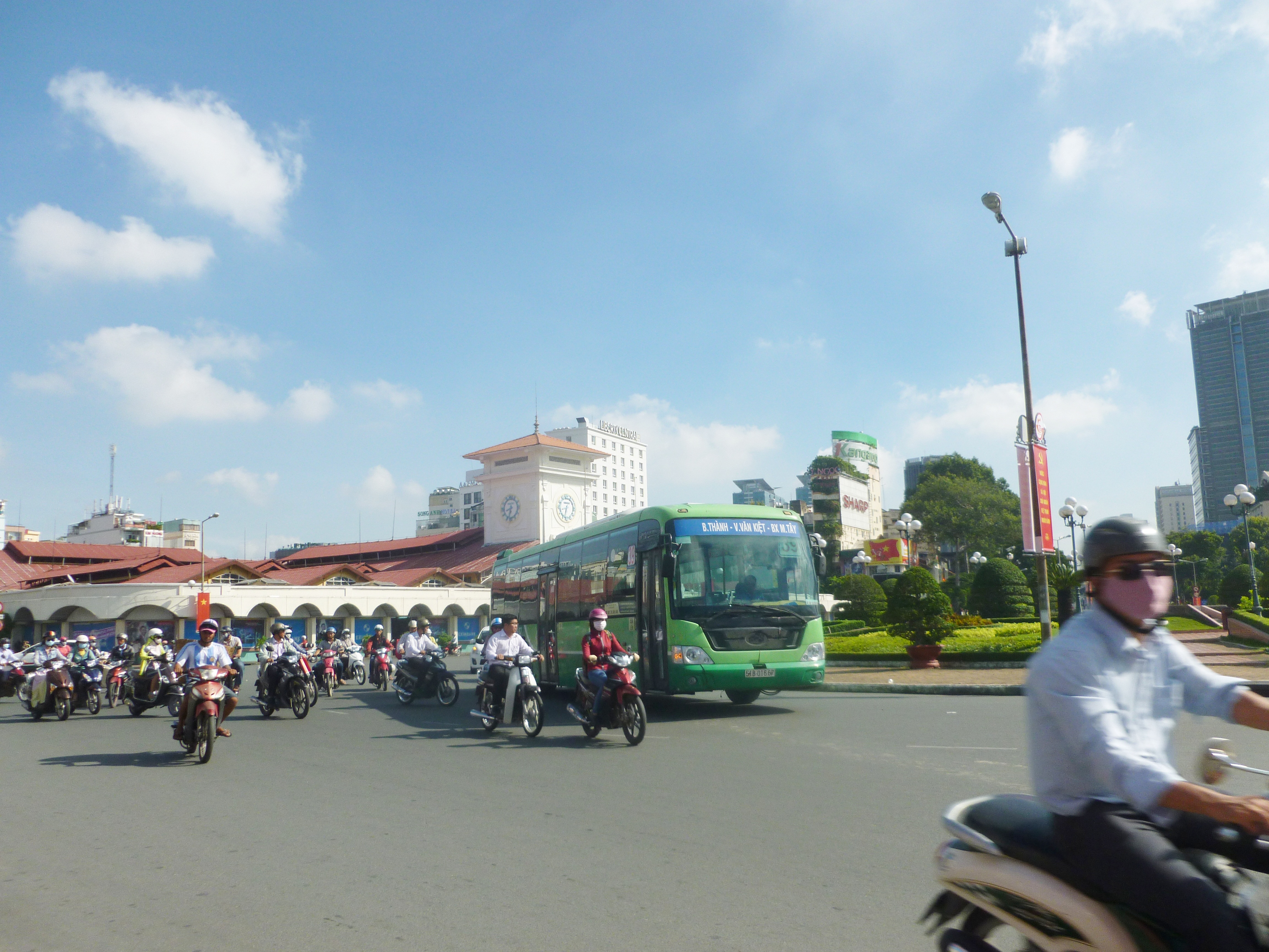 Vòng xoay Bến Thành