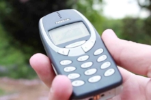 Nokia ‘cục gạch’ 3310 có gì mà điện thoại thông minh không có?