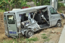 Tai nạn nghiêm trọng: Tàu hỏa đâm xe ô tô, 2 người tử vong tại chỗ