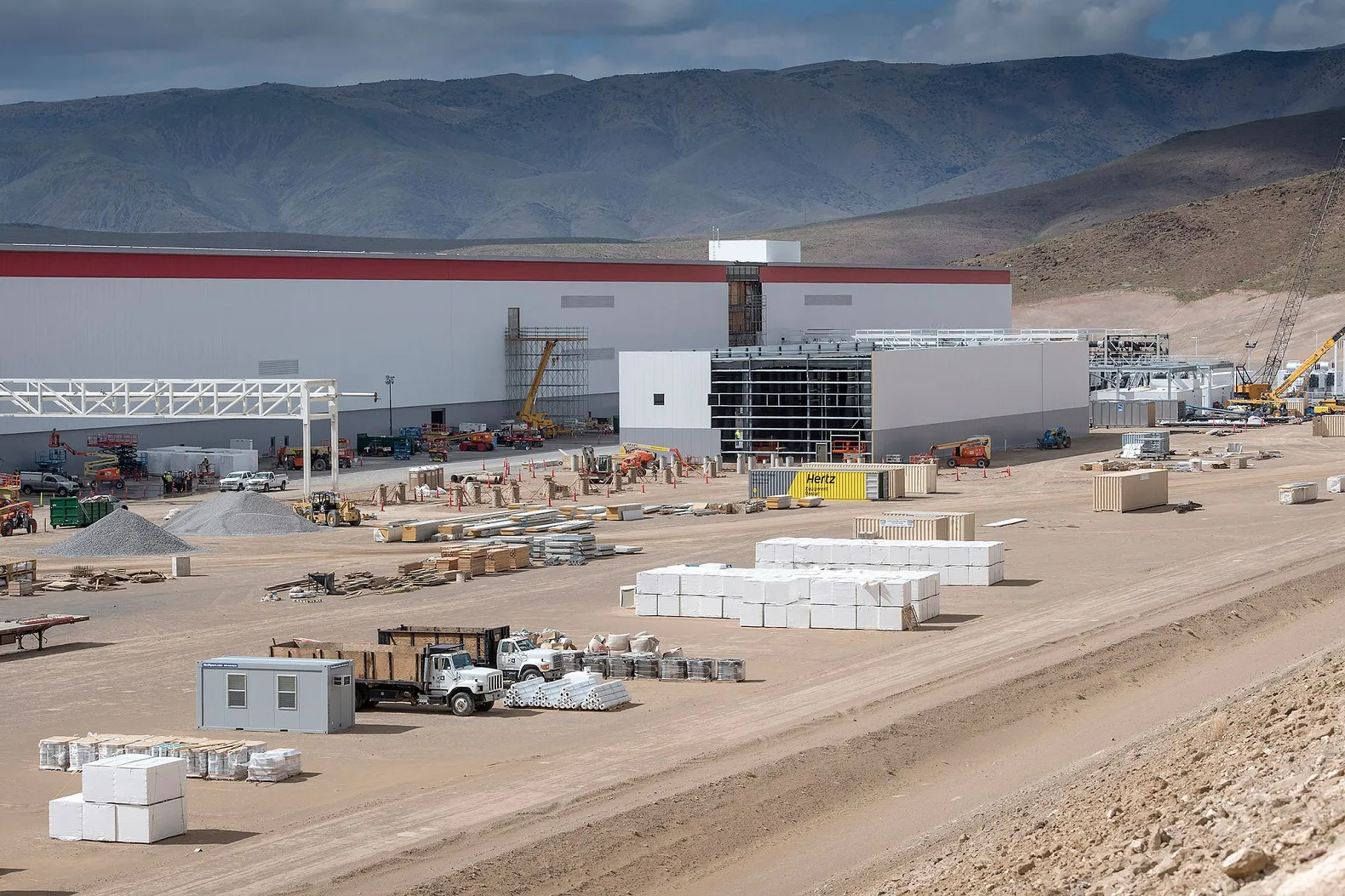 tesla-gigafactory-3